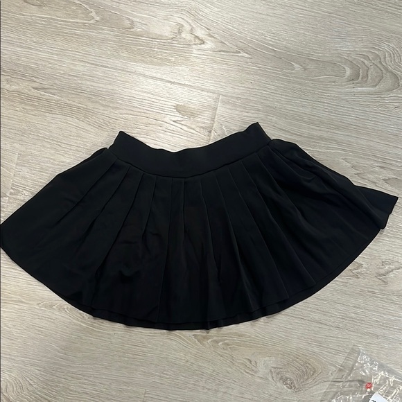 NEW Black Pleated Skirt - Picture 1 of 2